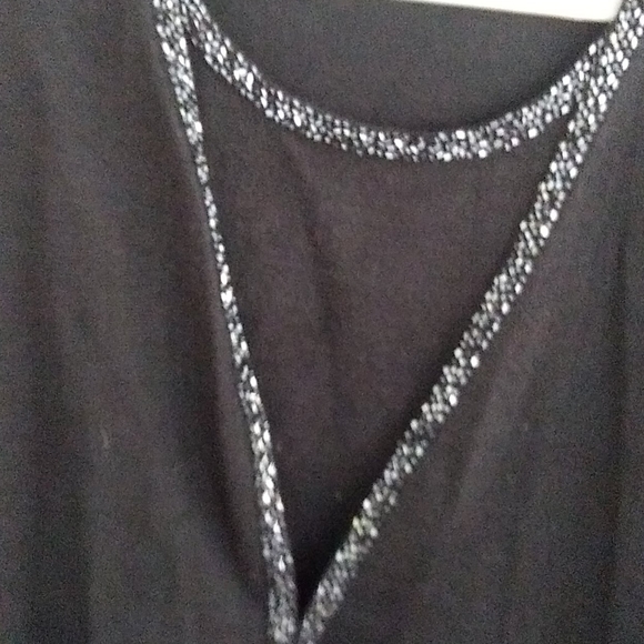 Victoria jones top and sweater built in size 2 x - Picture 3 of 4